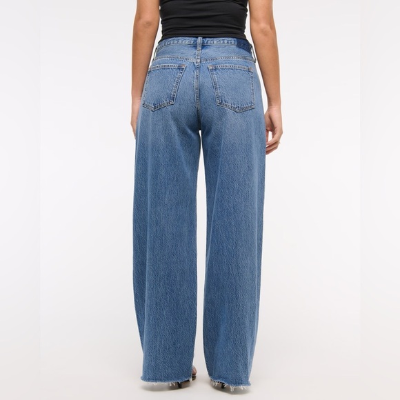 Abercrombie & Fitch Dark Wash Curve Love low rise the baggy 34 short / 18s - Picture 3 of 8